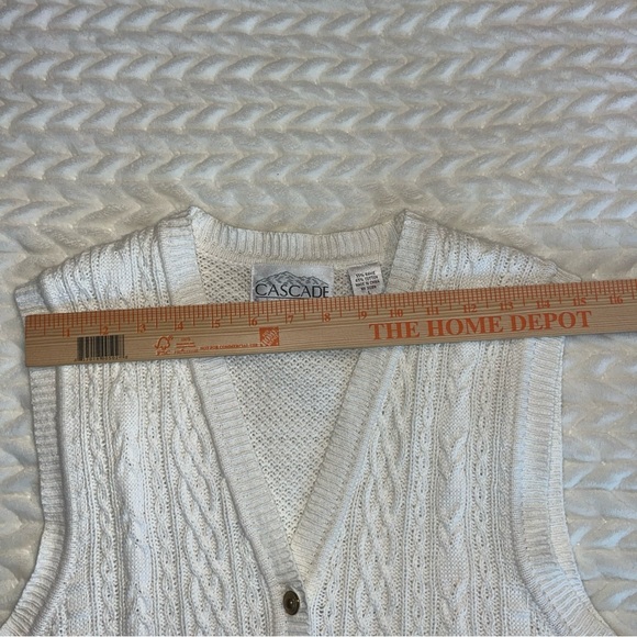 Cascade Classics Vintage women Ivory Cable Knit Vest size Large - Picture 7 of 9